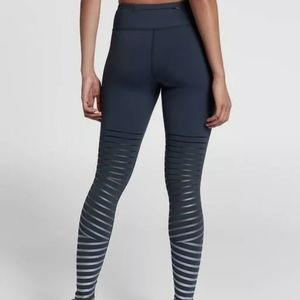 Nike Epic Luxe Reflective Leggings size L